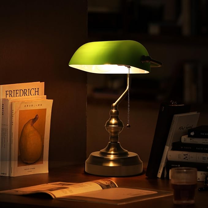 Green Glass Banker's Desk Lamp, Antique Banker Desk Lamps, Traditional Library Lamp with USB Charging Port, Vintage Desk Lamp Green Shade for Office Study Room, Pull Chain Switch