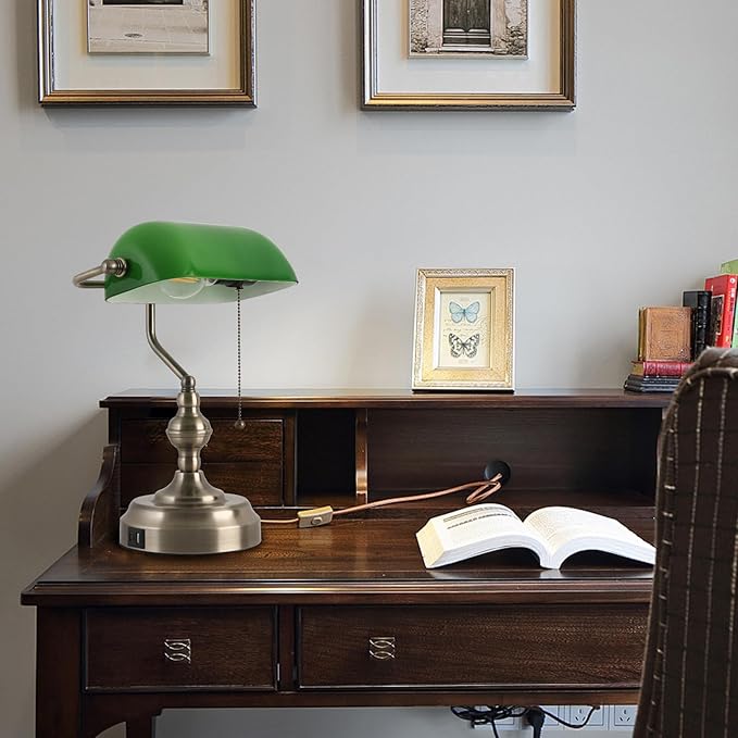 Green Glass Banker's Desk Lamp, Antique Banker Desk Lamps, Traditional Library Lamp with USB Charging Port, Vintage Desk Lamp Green Shade for Office Study Room, Pull Chain Switch